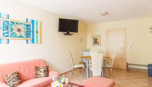Family Room (Deluxe)