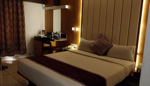 Deluxe Single Room, 1 King Bed, Smoking