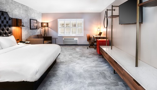 Standard Suite, 1 King Bed, Non Smoking
