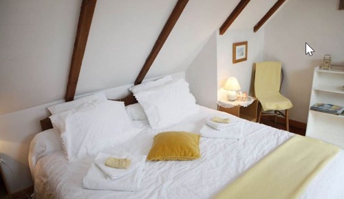 Double or Twin Room (Yellow Room)
