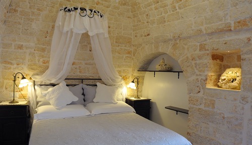 Trullo with patio