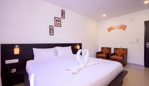 Deluxe Double Room, 1 King Bed, Garden Area