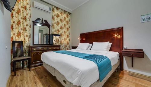 Economy Room