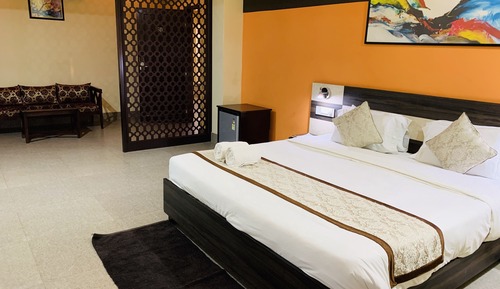 City Suite, 1 King Bed, City View