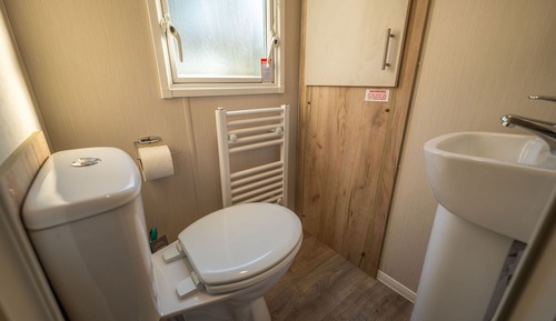 Mobile Home, Private Bathroom