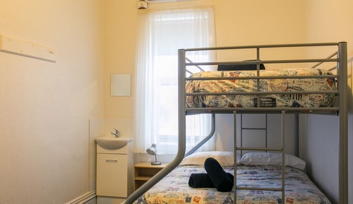 Family Five, 1 Tri Bunk and 1 Bunk Bed, Shared Bathroom