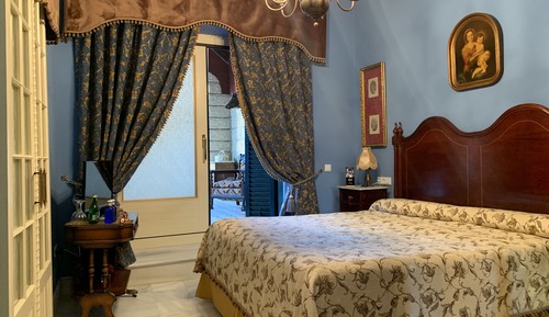Room, Patio
