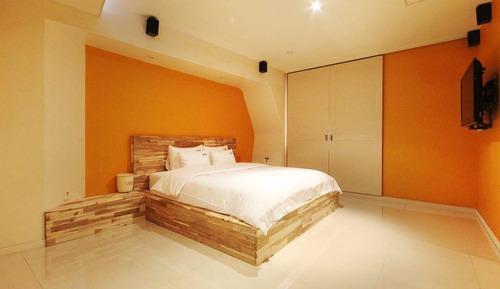 Room (VIP)