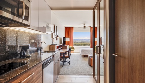 Suite, 1 Queen Bed