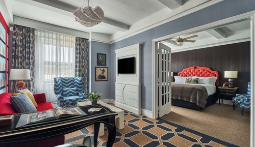 Suite, 1 King Bed, Bathtub (Mobility & Hearing)