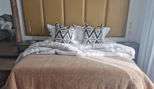 Deluxe Double or Twin Room, 1 King Bed