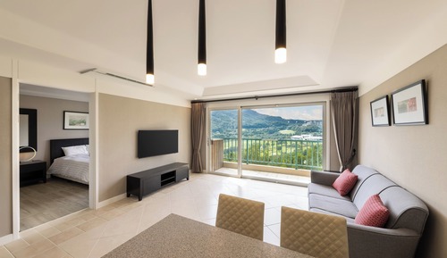[Valley Village] 31 PY Noble Double Bed