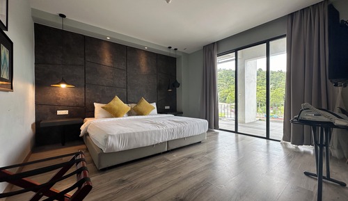 Deluxe Double Room, 1 King Bed, Balcony