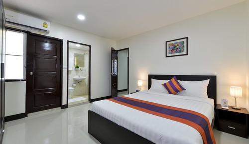 Deluxe Suite