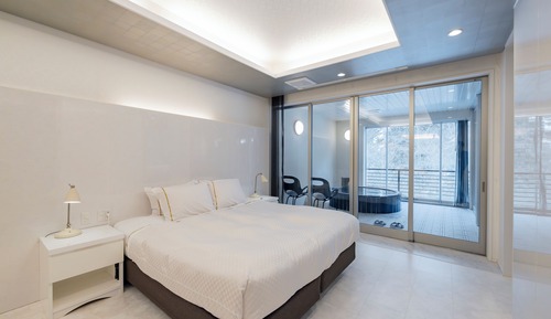 Suite with Jetted Bathtub, Large Double
