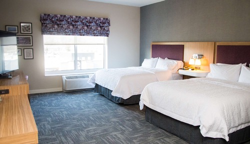 Room, 2 Queen Beds, Accessible, Bathtub (Mobility & Hearing)