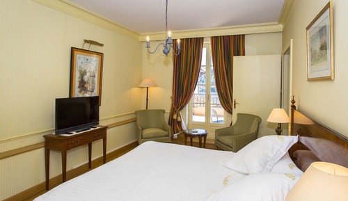 Suite, 1 King Bed, Non Smoking (Prunelle & Mirabelle)