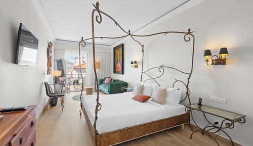 Superior Room with Balcony