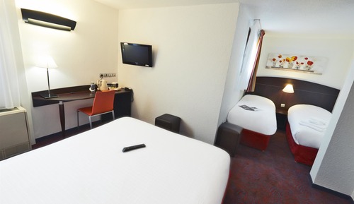 Room, Multiple Beds