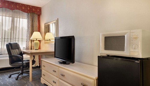 Classic Room, 1 King Bed, Accessible, Non Smoking