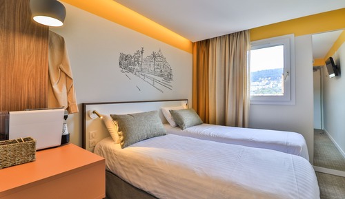 Standard Twin Room