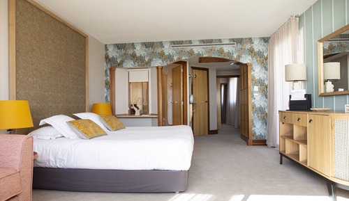 Suite, Sea View