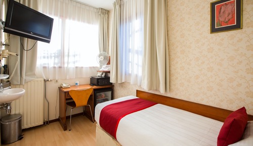 Single Room, 1 Twin Bed, Shared Bathroom