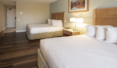 Standard Room, 2 Queen Beds, Poolside