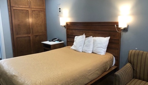 Standard Room, 1 Queen Bed