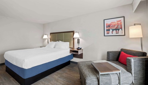 Suite, 1 Queen Bed, Non Smoking