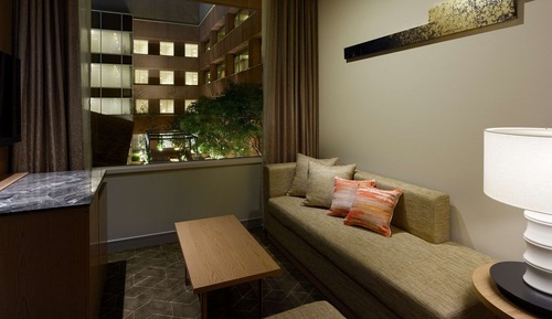 Deluxe , 1 bed King,  Patio View, Non Smoking