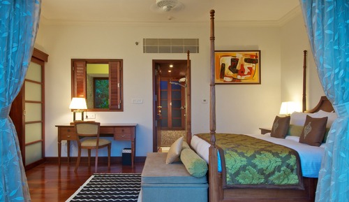 Deluxe Suite, 1 King Bed, Balcony, Sea View