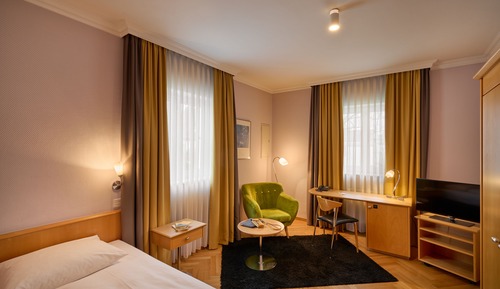 Economy Room