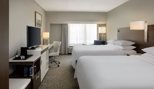 Traditional Room, 2 Queen Beds, Non Smoking