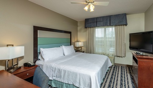 Suite, Accessible, Bathtub (Mobility/Hearing)