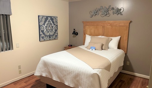 1 Queen Bed, Non Smoking Room Only 