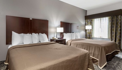 Standard Room, 2 Queen Beds, Accessible, Bathtub