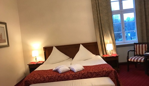 Basic Suite, 1 Queen Bed, Non Smoking