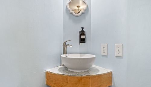 Single Room, Shared Bathroom