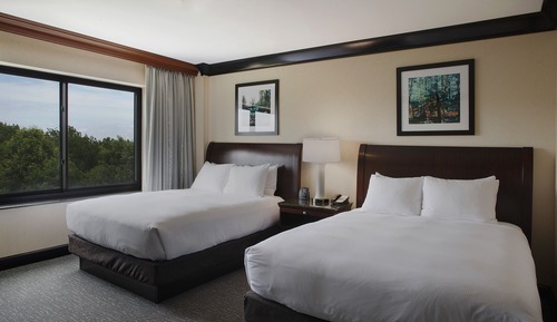 Suite, 2 Queen Beds, Accessible