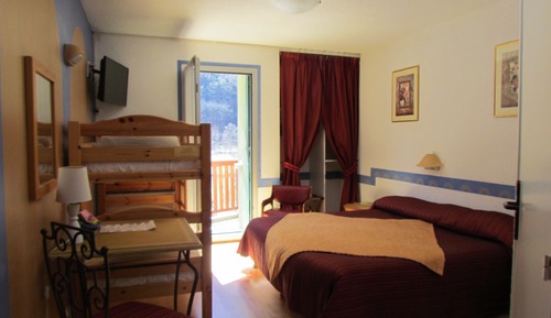 Family Room, Multiple Beds