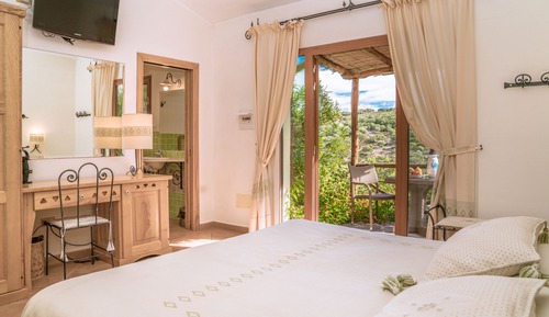 Standard Triple Room, Non Smoking, Garden View