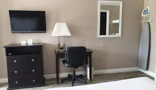 Standard Room, 1 Queen Bed