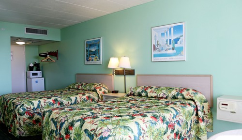 Standard Room, 2 Double Beds, Poolside