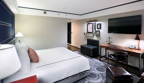Deluxe Room, 1 King Bed, Courtyard View