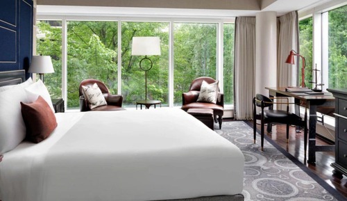 Grand Room, 1 King Bed, Corner