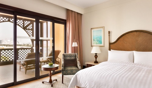 Deluxe Room, 1 King Bed