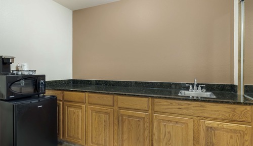 Executive Suite, 1 King Bed, Non Smoking, Refrigerator & Microwave