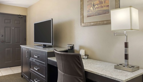 Standard Room, 1 King Bed, Non Smoking, Jetted Tub