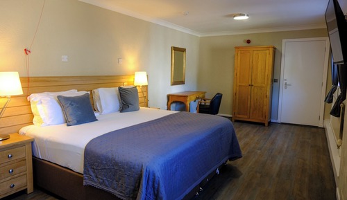 Classic Room, 1 Double Bed, Roll-in Shower, Ground Floor